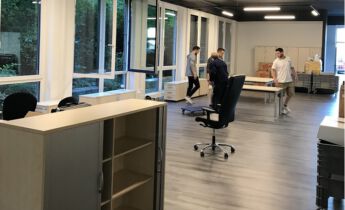 , AUSgebaut. UMgezogen. DURCHgestartet. Neue Agenturräume für adhok.