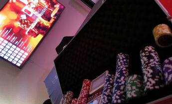 , Straight Flush schon in der zweiten Hand